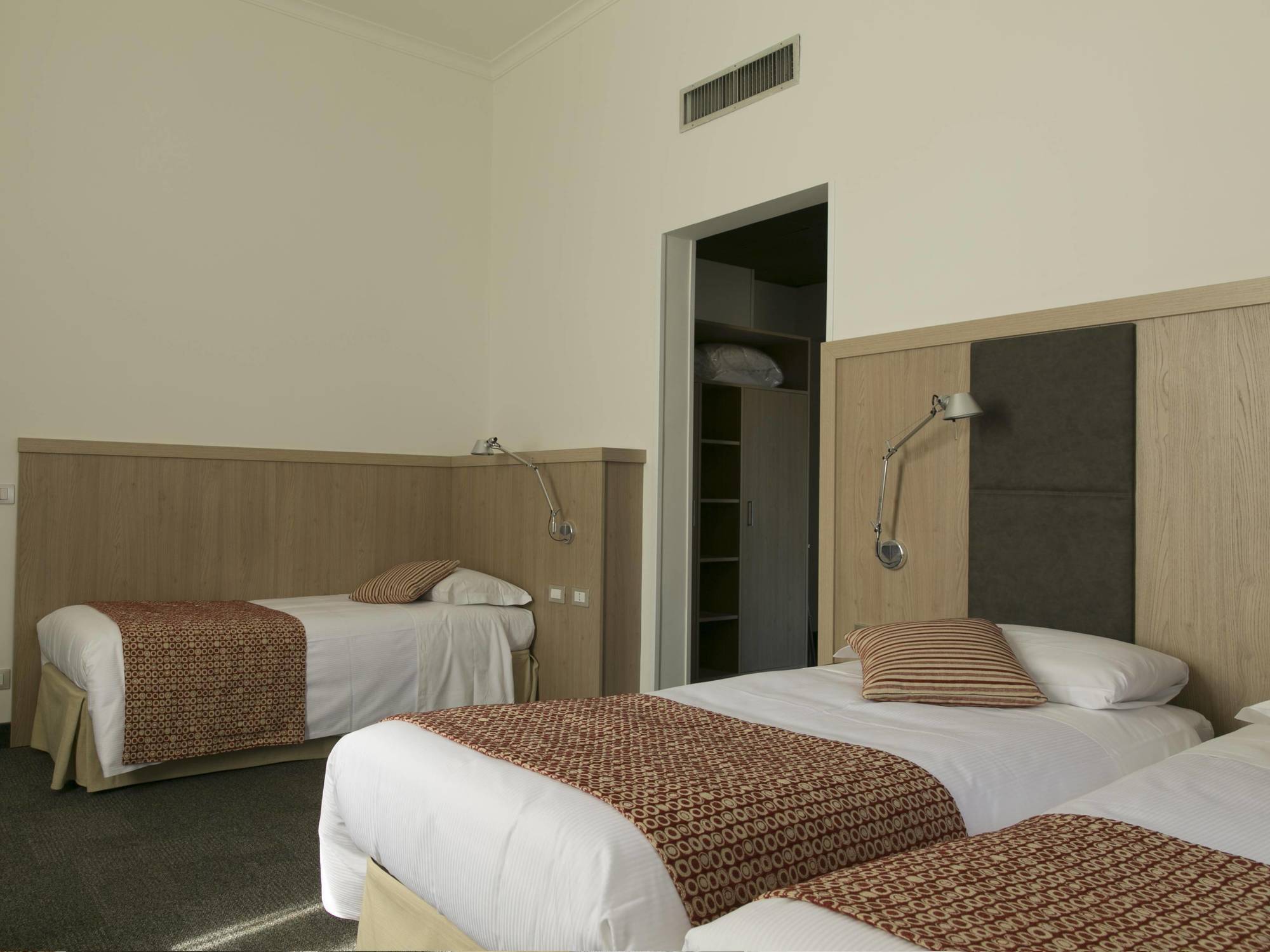 Hotel Casa Valdese Roma Esterno foto
